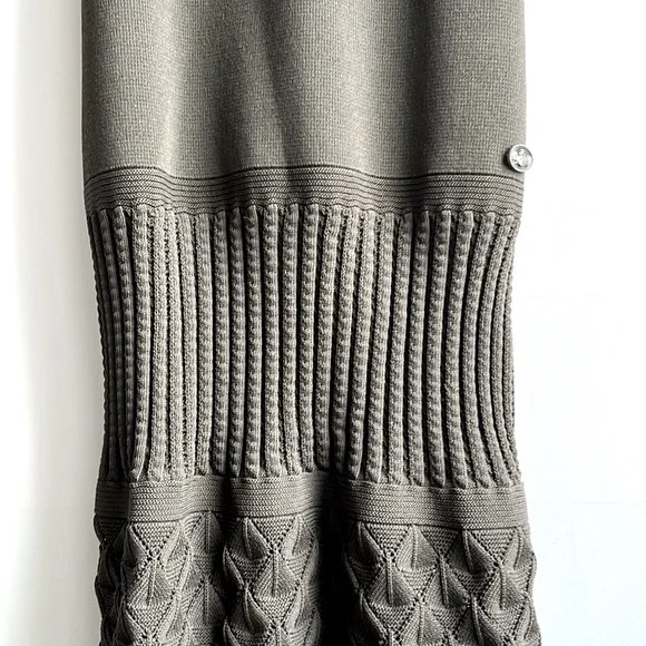 CHANEL Vintage 2008 by Karl Lagerfield ~sheath dress in military green - Picture 11 of 17